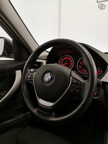 BMW 320 11