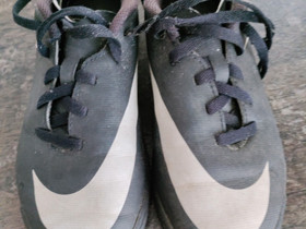 Nike nappikset koko 32, Jalkapallo, Urheilu ja ulkoilu, Turku, Tori.fi Nike nappikset koko 32, Jalkapallo, Urheilu ja ulkoilu, Turku, Tori.fi