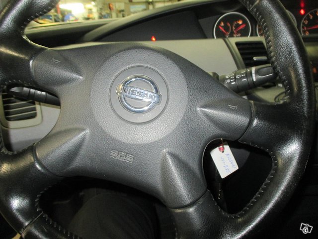 Nissan Primera 9