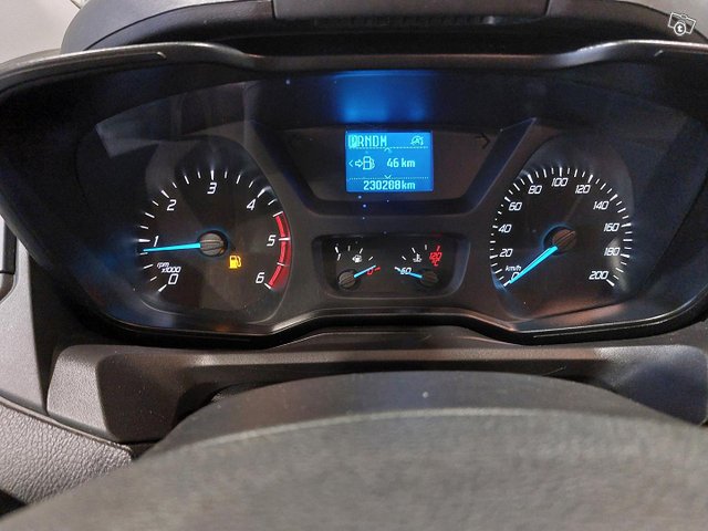 Ford Transit Custom 11