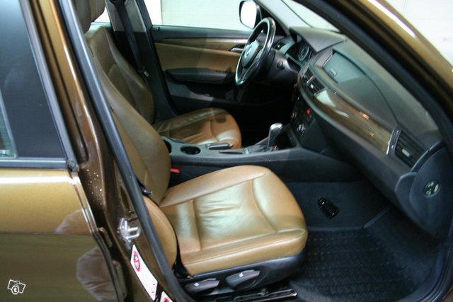 BMW X1 8