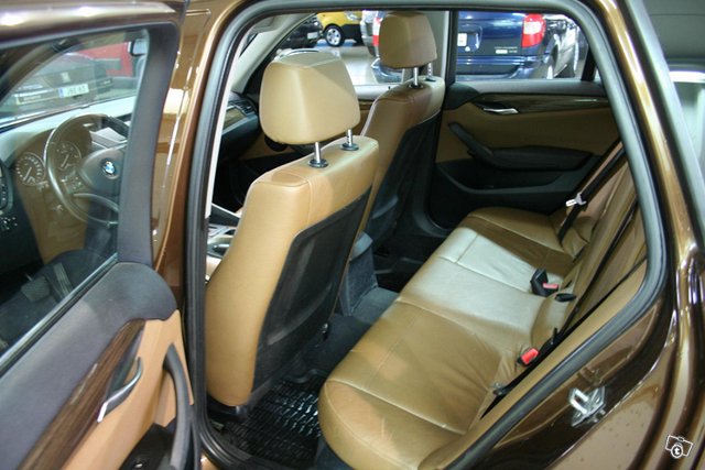 BMW X1 12