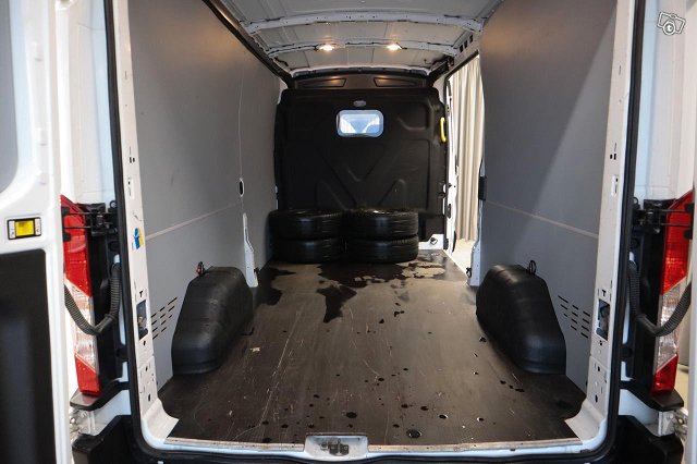 Ford Transit 8