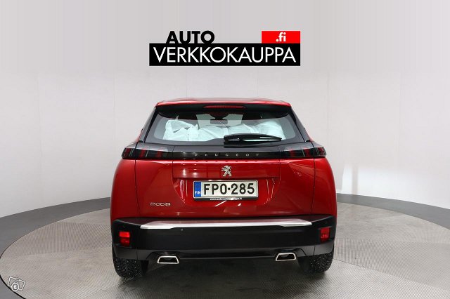 PEUGEOT 2008 5