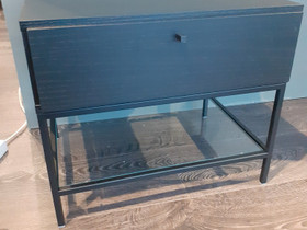 BoConcept Bordeaux-yöpöytä (ovh. 549,-), Pöydät ja tuolit, Sisustus ja huonekalut, Espoo, Tori.fi BoConcept Bordeaux-yöpöytä (ovh. 549,-), Pöydät ja tuolit, Sisustus ja huonekalut, Espoo, Tori.fi