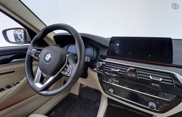 BMW 530 9