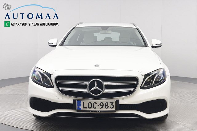 MERCEDES-BENZ E 8
