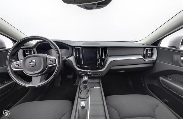 VOLVO XC60 9