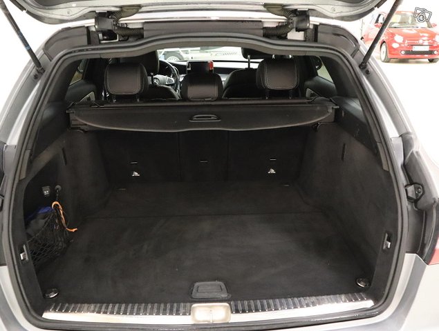 Mercedes-Benz C 6