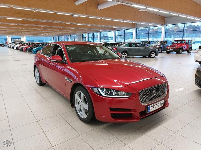 Jaguar XE