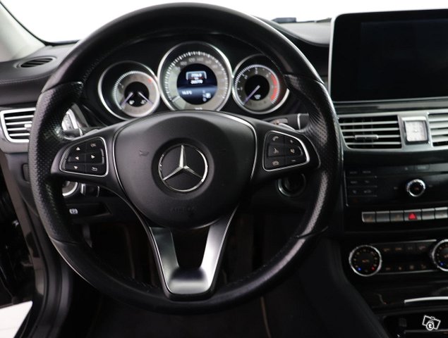 Mercedes-Benz CLS 9