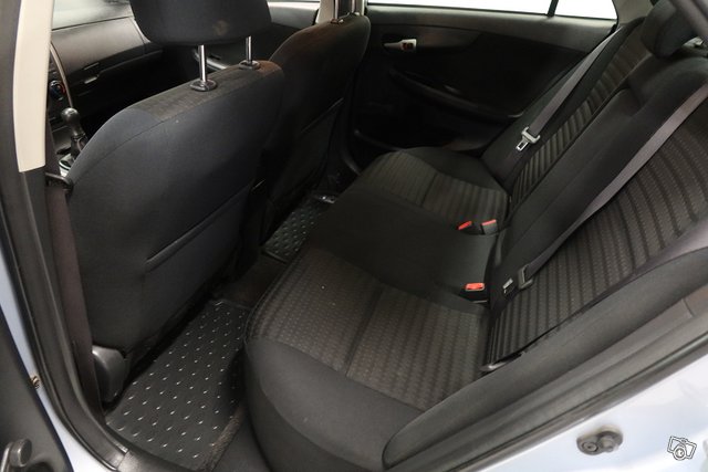 TOYOTA Corolla 8