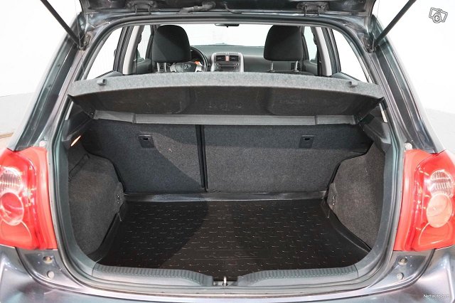 Toyota Auris 12