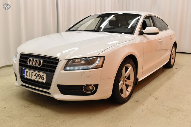 Audi A5 4