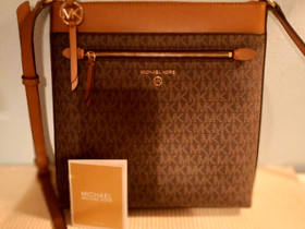 MK Jet Set Flat crossbody, Laukut ja hatut, Asusteet ja kellot, Kotka, Tori.fi MK Jet Set Flat crossbody, Laukut ja hatut, Asusteet ja kellot, Kotka, Tori.fi