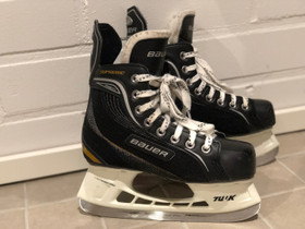 Bauer supreme one20 koko 35, Jääkiekko ja luistelu, Urheilu ja ulkoilu, Hattula, Tori.fi Bauer supreme one20 koko 35, Jääkiekko ja luistelu, Urheilu ja ulkoilu, Hattula, Tori.fi