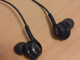 Akg nappikuuloket, Puhelintarvikkeet, Puhelimet ja tarvikkeet, Joensuu, Tori.fi Akg nappikuuloket, Puhelintarvikkeet, Puhelimet ja tarvikkeet, Joensuu, Tori.fi