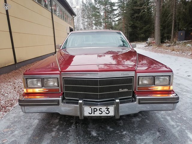 Cadillac Fleetwood 2