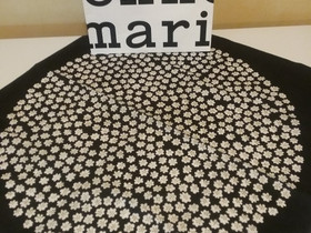 Marimekko Puketti-huivi huivi, Muut asusteet, Asusteet ja kellot, Keminmaa, Tori.fi Marimekko Puketti-huivi huivi, Muut asusteet, Asusteet ja kellot, Keminmaa, Tori.fi