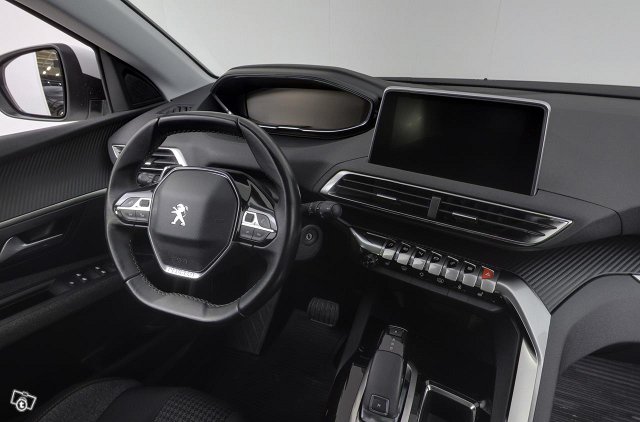 PEUGEOT 3008 9