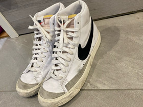Nike blazer, Vaatteet ja kengät, Vantaa, Tori.fi Nike blazer, Vaatteet ja kengät, Vantaa, Tori.fi