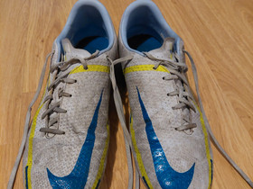 Nike jalkapallo nappikset 42,5, Pallopelit, Urheilu ja ulkoilu, Turku, Tori.fi Nike jalkapallo nappikset 42,5, Pallopelit, Urheilu ja ulkoilu, Turku, Tori.fi