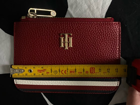 Tommy hilfiger lompakko, Muut asusteet, Asusteet ja kellot, Pori, Tori.fi Tommy hilfiger lompakko, Muut asusteet, Asusteet ja kellot, Pori, Tori.fi