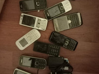 Vanhoja puhelimia