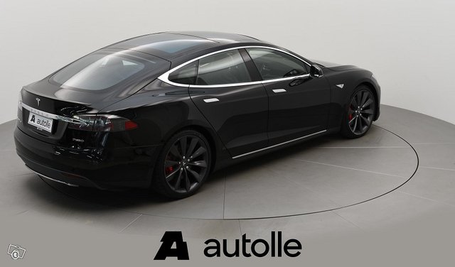 Tesla Model S 5