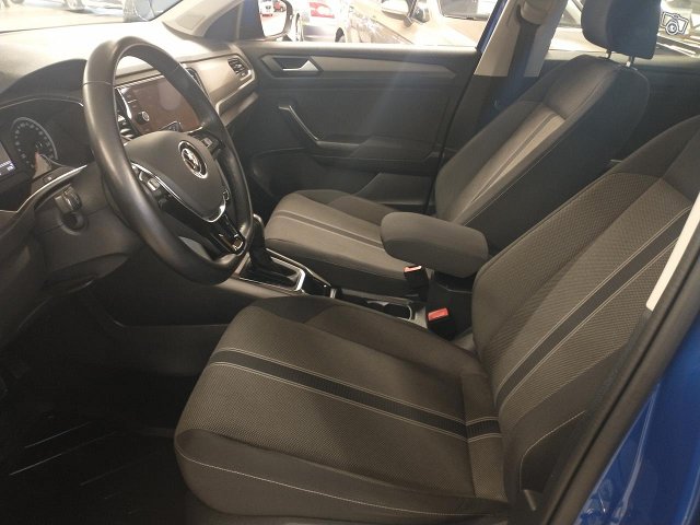 Volkswagen T-Roc 10