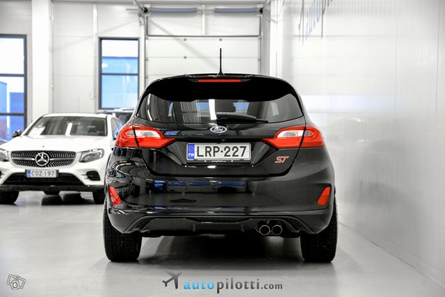 Ford Fiesta 13
