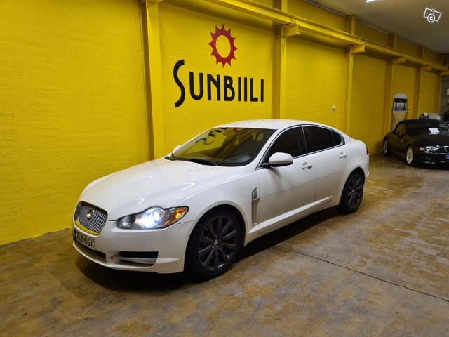 Jaguar XF 1