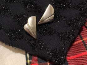 Vintage retro klipsikorvikset, Kellot ja korut, Asusteet ja kellot, Kajaani, Tori.fi Vintage retro klipsikorvikset, Kellot ja korut, Asusteet ja kellot, Kajaani, Tori.fi