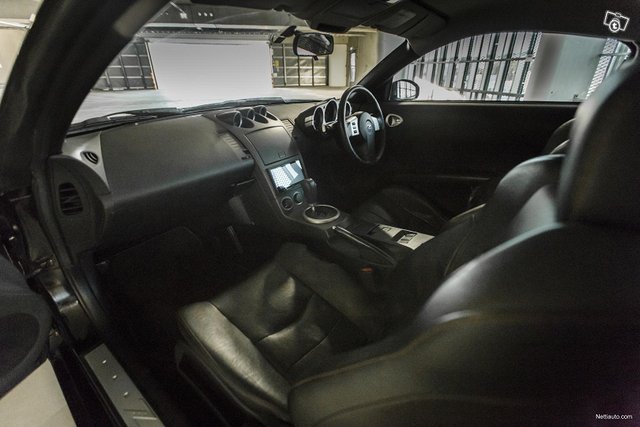 Nissan 350Z 24