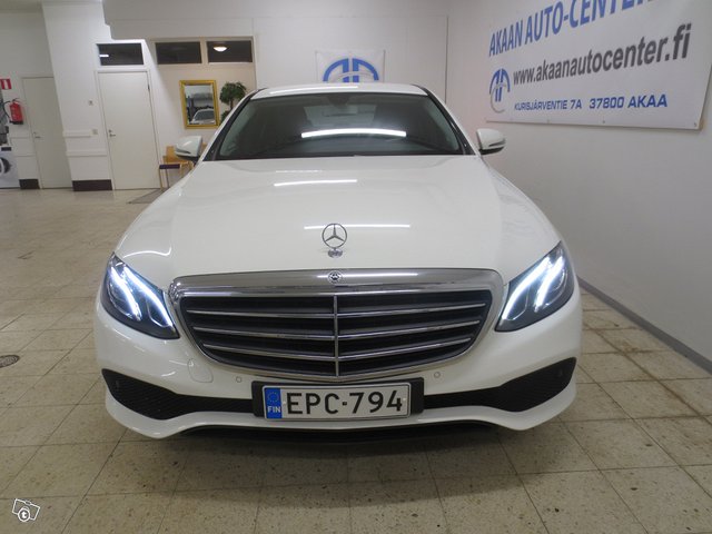 Mercedes-Benz E 12