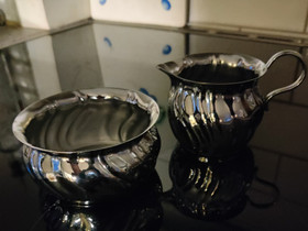 Sokerikko ja kermakko, Tarjoiluastiat, Keittiötarvikkeet ja astiat, Turku, Tori.fi Sokerikko ja kermakko, Tarjoiluastiat, Keittiötarvikkeet ja astiat, Turku, Tori.fi