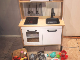 Ikea leikkikeittiö lisävarusteilla, Lelut ja pelit, Lastentarvikkeet ja lelut, Hausjärvi, Tori.fi Ikea leikkikeittiö lisävarusteilla, Lelut ja pelit, Lastentarvikkeet ja lelut, Hausjärvi, Tori.fi