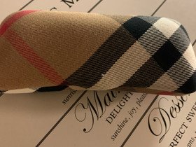 Burberry silmälasikotelo, Muut asusteet, Asusteet ja kellot, Turku, Tori.fi Burberry silmälasikotelo, Muut asusteet, Asusteet ja kellot, Turku, Tori.fi