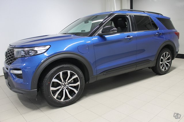 Ford Explorer 2