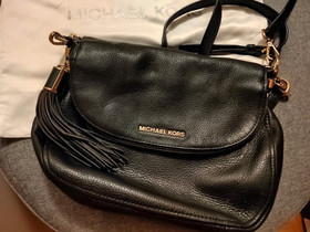 MICHAEL KORS, Laukut ja hatut, Asusteet ja kellot, Sipoo, Tori.fi MICHAEL KORS, Laukut ja hatut, Asusteet ja kellot, Sipoo, Tori.fi