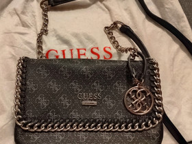 Guessin crossbody, Laukut ja hatut, Asusteet ja kellot, Sipoo, Tori.fi Guessin crossbody, Laukut ja hatut, Asusteet ja kellot, Sipoo, Tori.fi