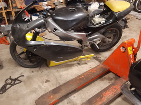 Aprilia RS 125 osaa, Moottoripyörän varaosat ja tarvikkeet, Mototarvikkeet ja varaosat, Varkaus, Tori.fi Aprilia RS 125 osaa, Moottoripyörän varaosat ja tarvikkeet, Mototarvikkeet ja varaosat, Varkaus, Tori.fi