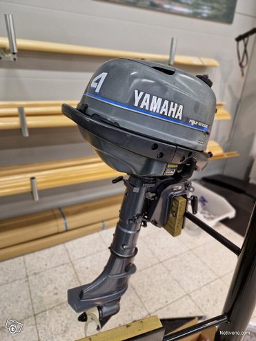Yamaha F4