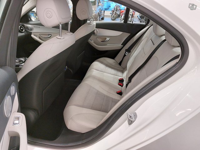 Mercedes-Benz C 6