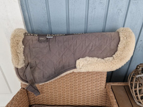 Horseware Rambo lampaankarvaromaani, Satulat ja varusteet, Hevoset ja hevosurheilu, Lappeenranta, Tori.fi Horseware Rambo lampaankarvaromaani, Satulat ja varusteet, Hevoset ja hevosurheilu, Lappeenranta, Tori.fi
