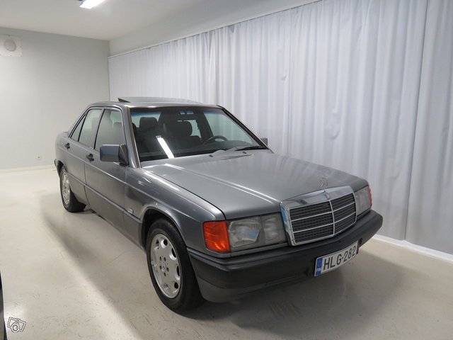 Mercedes-Benz 190 3
