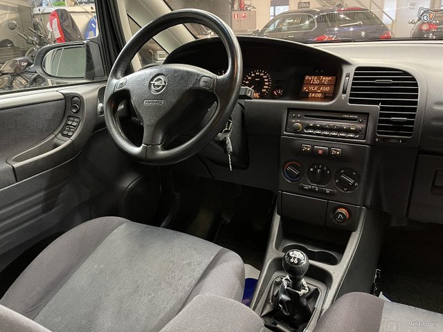 Opel Zafira 12