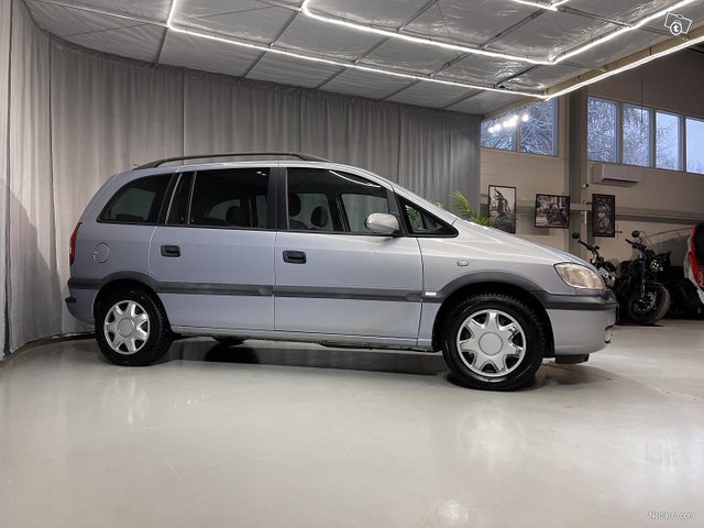Opel Zafira 17