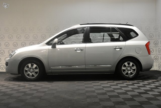 Kia Carens 6