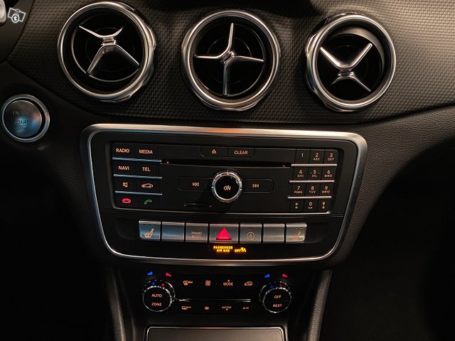 Mercedes-Benz GLA 24